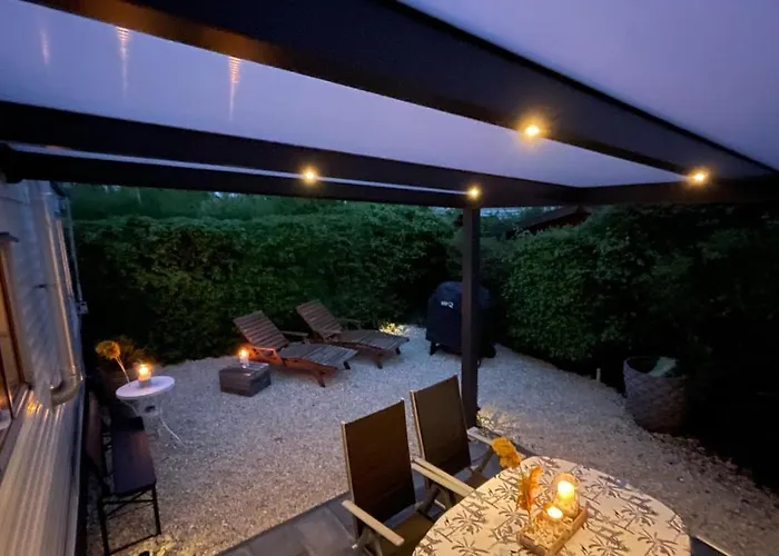 Pure - Chalet Zeeland - Garden Out Of Sight